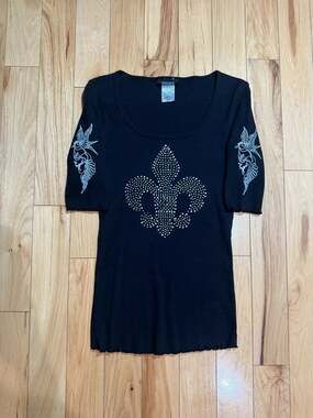 Freedom U.S.A. Y2K Ribbed Mid-Sleeve Top with Rhinestone Fleur-de-lis